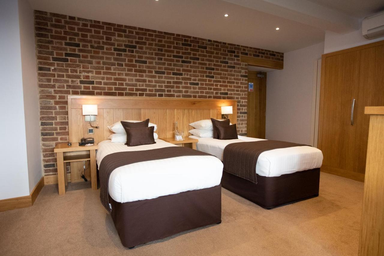 Tewinbury Farm Hotel Exterior foto