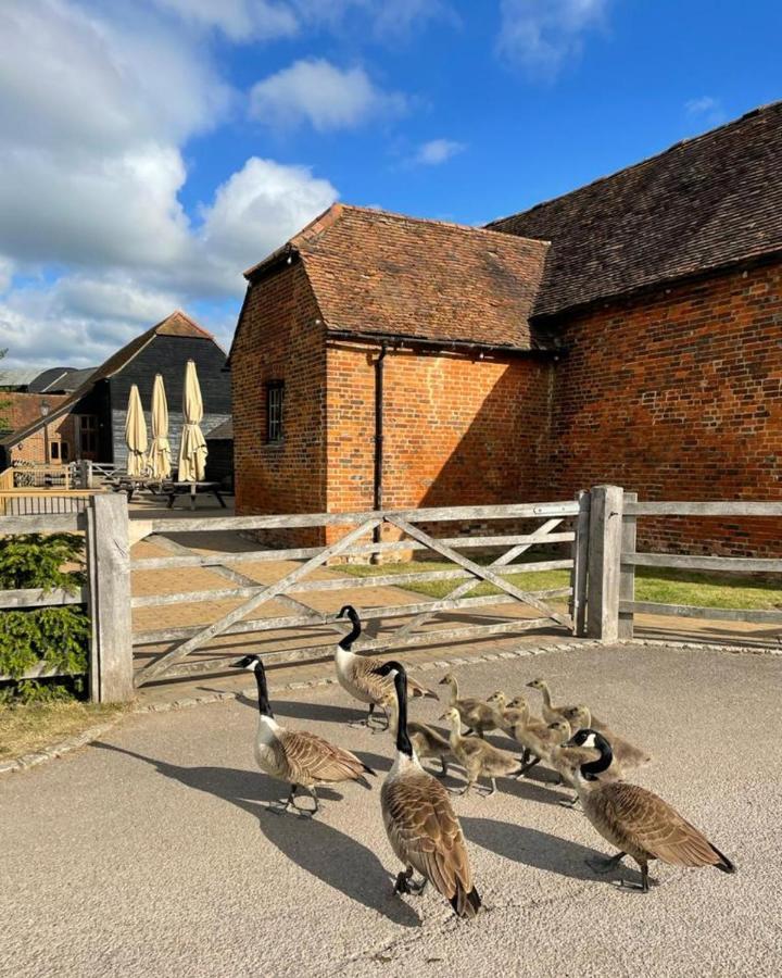 Tewinbury Farm Hotel Exterior foto