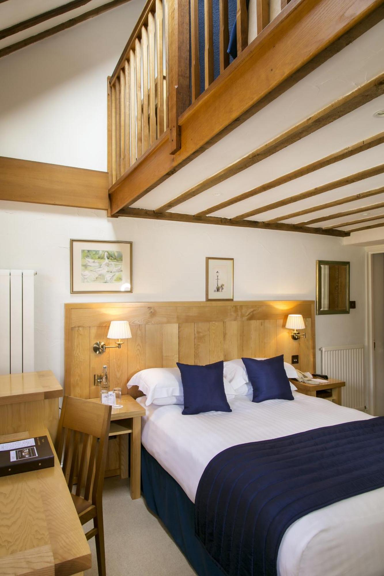 Tewinbury Farm Hotel Habitación foto