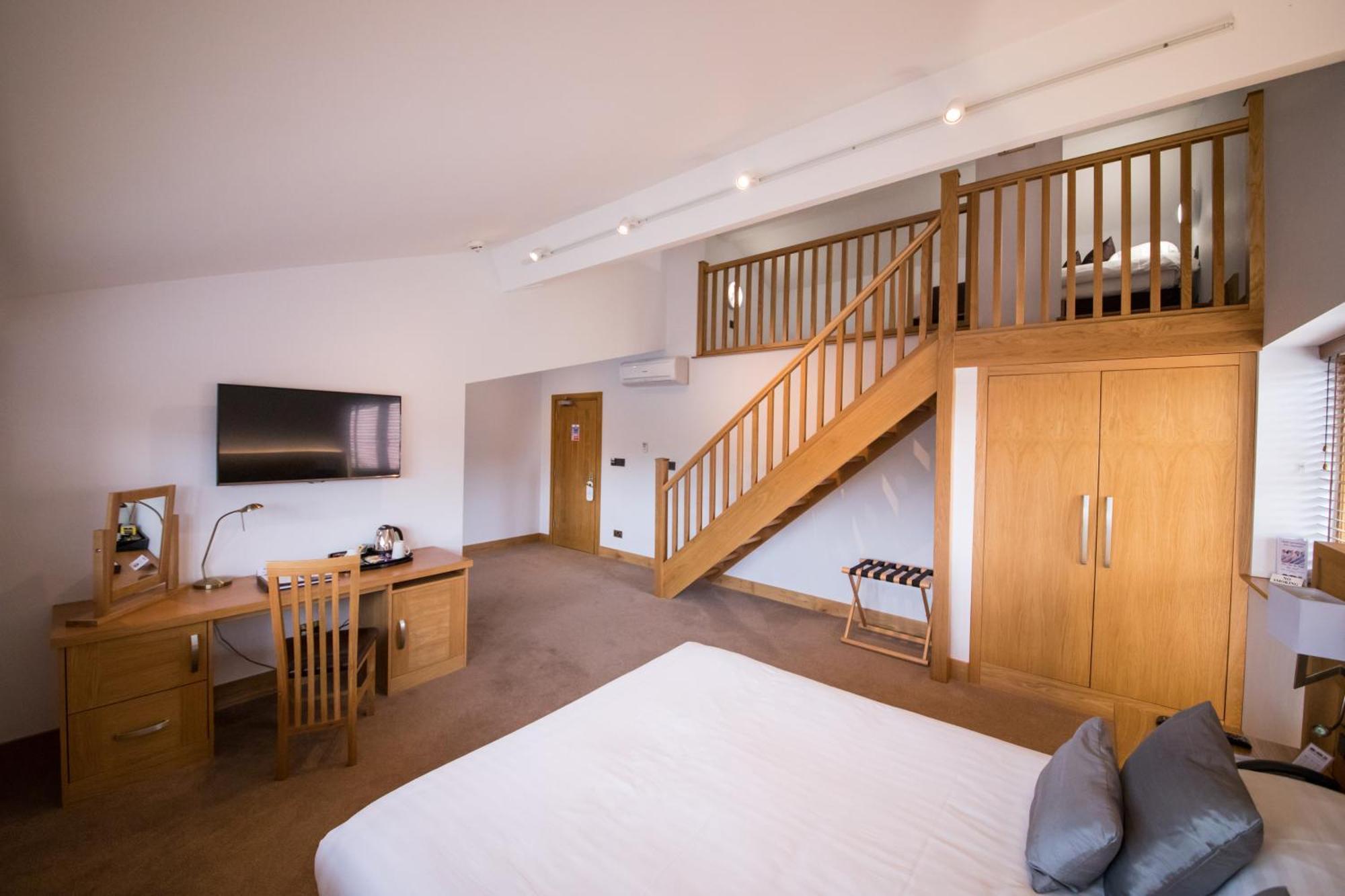 Tewinbury Farm Hotel Habitación foto